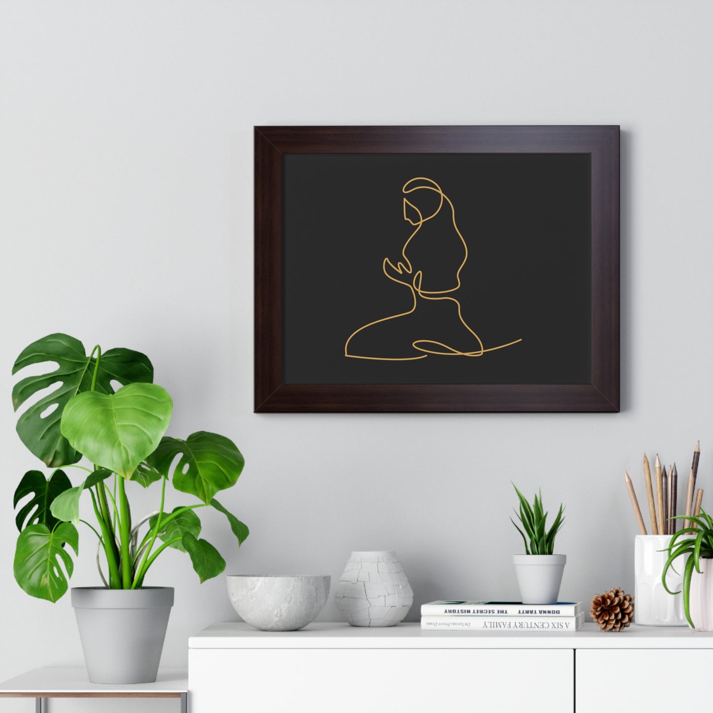 Framed Poster praying, Islam, Islam praying, women praying, Muslim woman, gift, Eid, Ramadan, decor, wall art, minimal art, Islam art