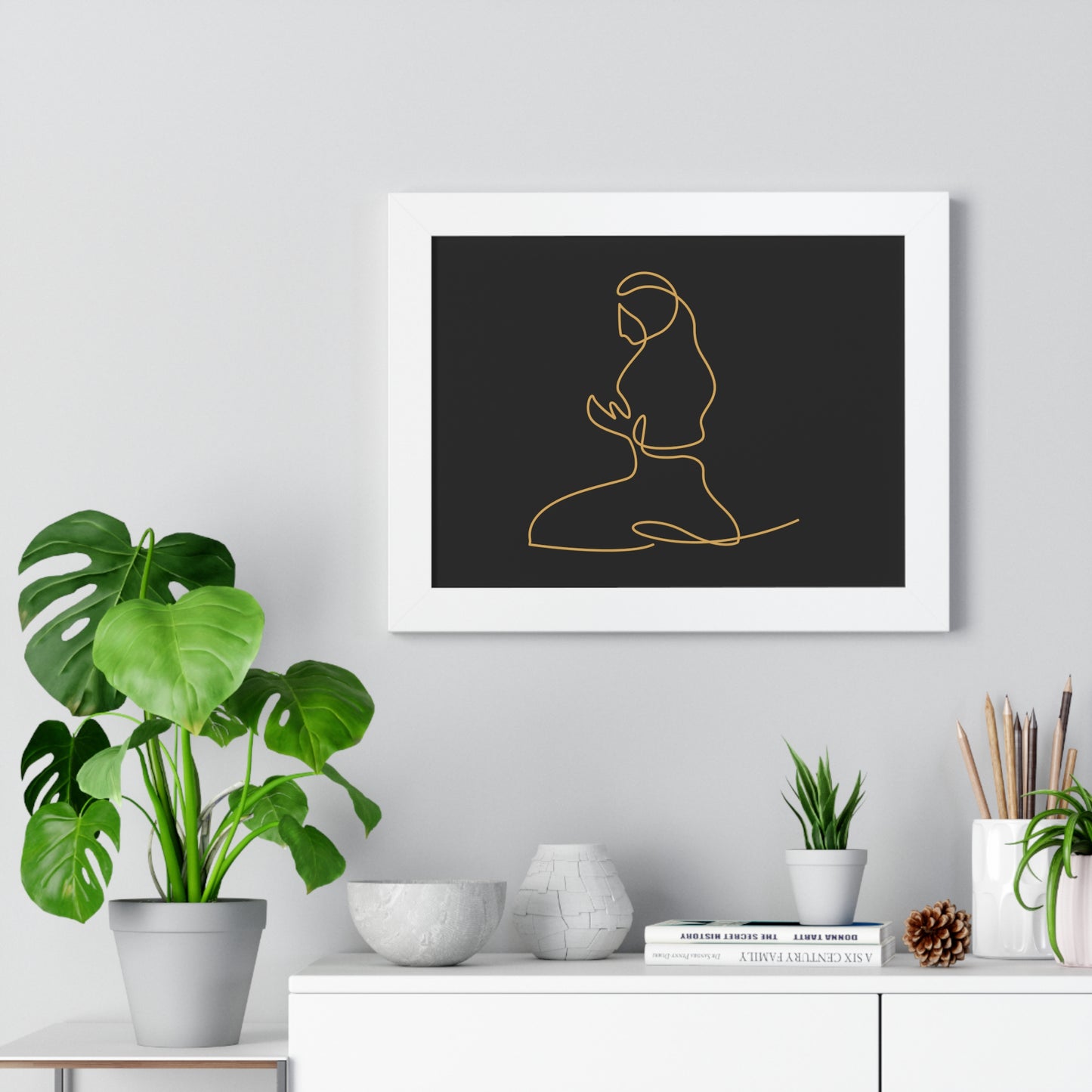 Framed Poster praying, Islam, Islam praying, women praying, Muslim woman, gift, Eid, Ramadan, decor, wall art, minimal art, Islam art